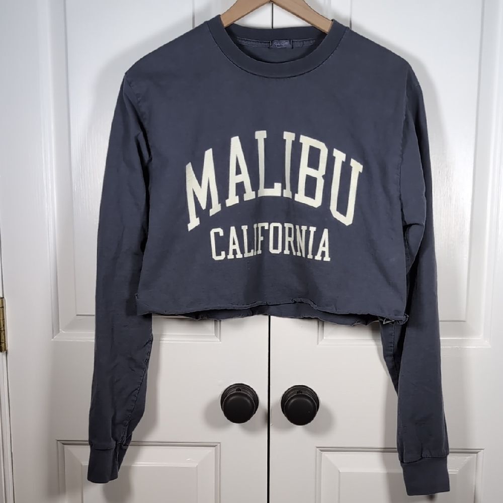 Y2K Brandy Melville Collegiate Malibu California Cropped Long Sleeve Cropped Tee